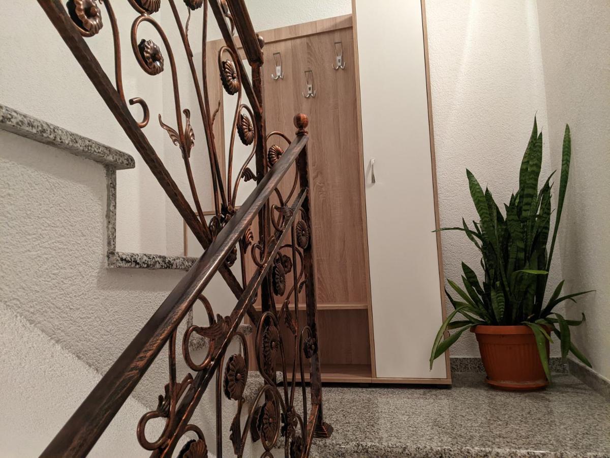 Apartmani Hrastik Біхач Екстер'єр фото